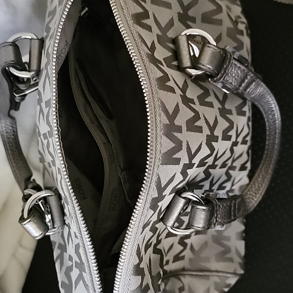 Michael Kors Satchel - Picture 2 of 6